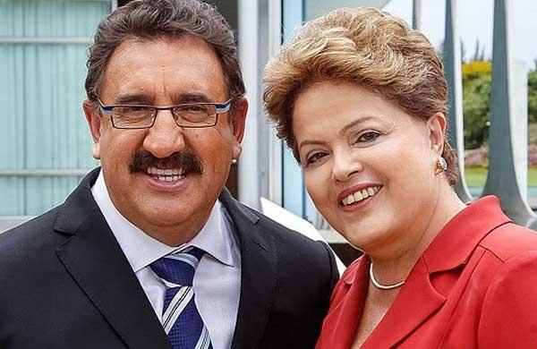 O apresentador Ratinho e a presidente Dilma no Palácio (Divulgação/Presidência)