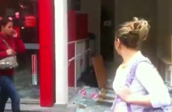 Reprodução de agência destruída em São Paulo após vandalismo ( Reprodução/YouTube)