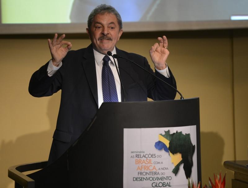 A uma plateia de centenas de pessoas, o ex-presidente afirmou que após eleição, os pobres eram esquecidos pelos governantes (Agência Brasil)