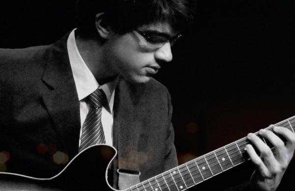 O músico Lucas Fonseca une sua guitarra elétrica à sonoridade da Orquestra da Unicamp ( Divulgação)