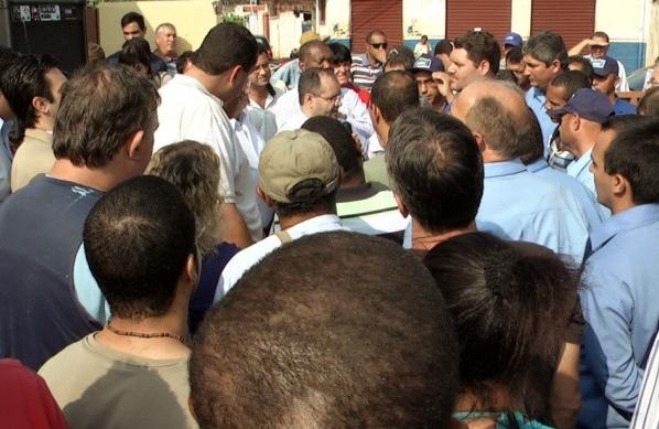 Servidores do Daerp cruzaram os braços durante em protesto  (Guto Silveira/AAN)