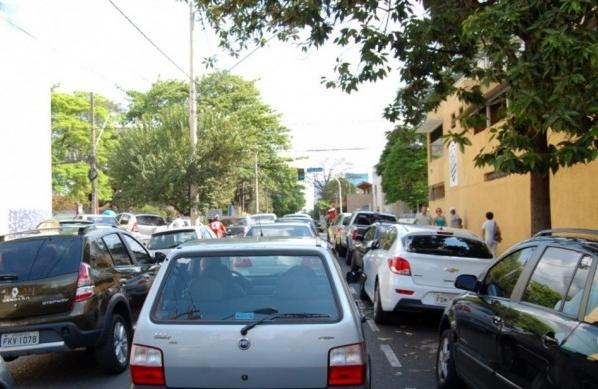 Mais carros foram regularizados em relação ao mesmo mês de 2012  (Guto Silveira/AAN)