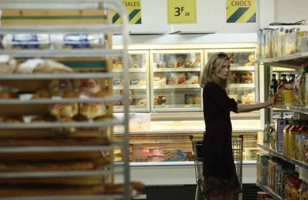 Michelle Pfeiffer em cena da comédia 'A Família', de Luc Besson  ( Divulgação)