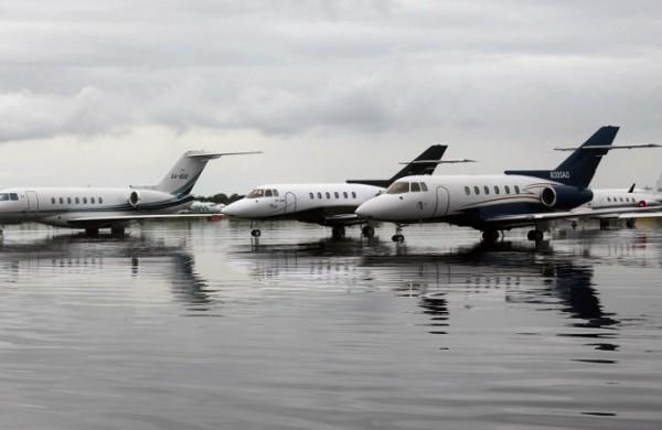 Companhias aéreas esperam retirar cerca de 900 pessoas e outras 1.000 nesta quarta-feira (France Press)