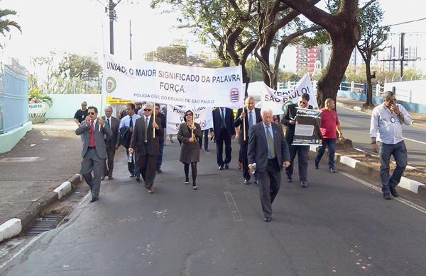 Passeata saiu do sindicato rumo a Câmara: quinta operação blecaute (Dorinaldo Oliveira/AAN)
