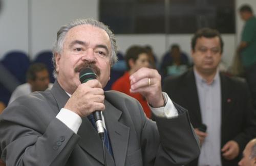 Paulo Mendes (PSDB) é acusado de publicidade irregular (Divulgação)