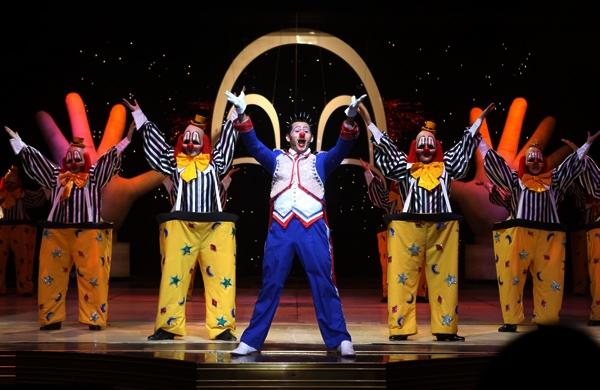 O espetáculo é permeado por tecnologia de ponta, baseado no que há de mais inovador nos shows de cassinos de Las Vegas, nos EUA ( Cedoc/RAC)