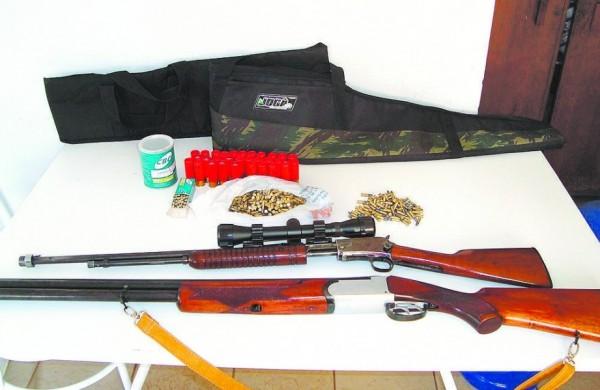 Delegado suspeita que armas sejam furtadas ou roubadas (Divulgação)