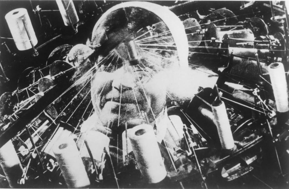 Um Homem com a Câmera - Conta a história de um único personagem e um cinegrafista que filma o dia a dia do amanhecer ao por do sol ( Divulgação)