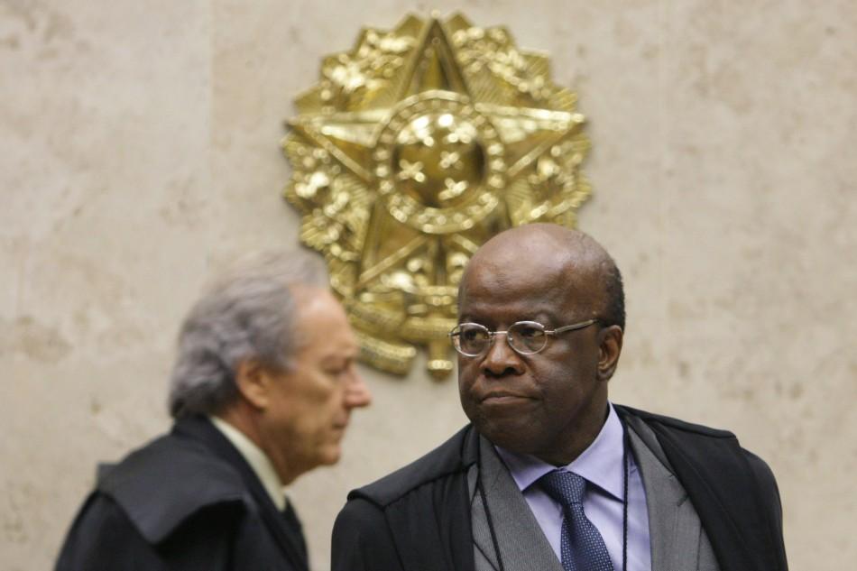 Presidente e vice-presidente do STF em sessão que julga os Embargos de Declaração na Ação Penal (AP) 470, o mensalão ( Divulgação/STF)