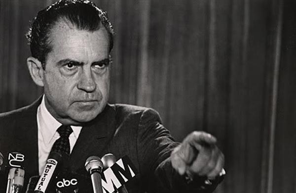 Eleito em 1968 e reeleito em 1972, Richard Nixon havia colocado em vigor um sistema secreto de gravação de suas conversas ( Cedoc/RAC)