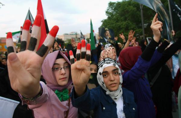 Cerca de 900 pessoas, manifestantes pró-Mursi em sua grande maioria, foram mortas em seis dias em todo o país (France Press)