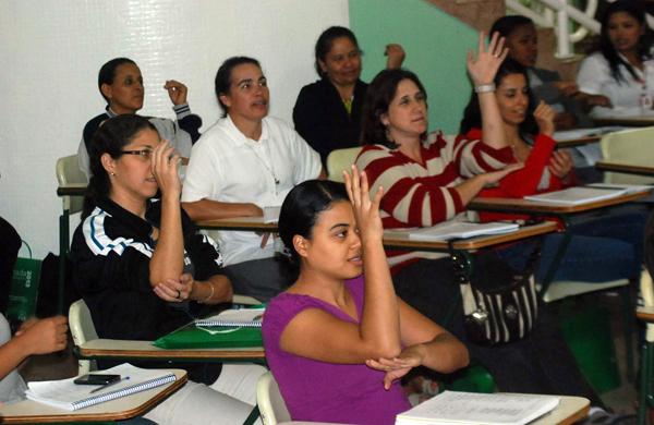 Curso de Libras oferece 40 vagas nesta primeira etapa (Divulgação)
