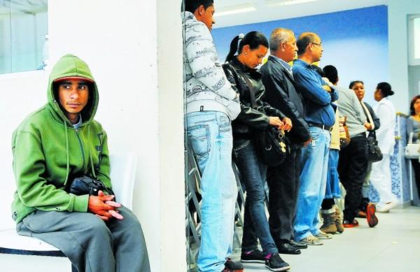 Pacientes aguardam atendimento no Hospital Municipal Dr. Mário Gatti: Prefeitura estima déficit de 80 leitos para internação e prepara processo para a abertura de 96 vagas (Érica Dezonne/AAN)