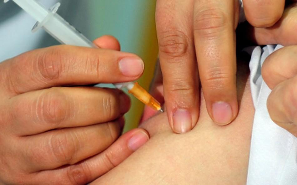 Vacina que protege contra as complica&ccedil;&otilde;es causadas pela gripe continua dispon&iacute;vel na rede p&uacute;blica ( Cedoc/RAC)