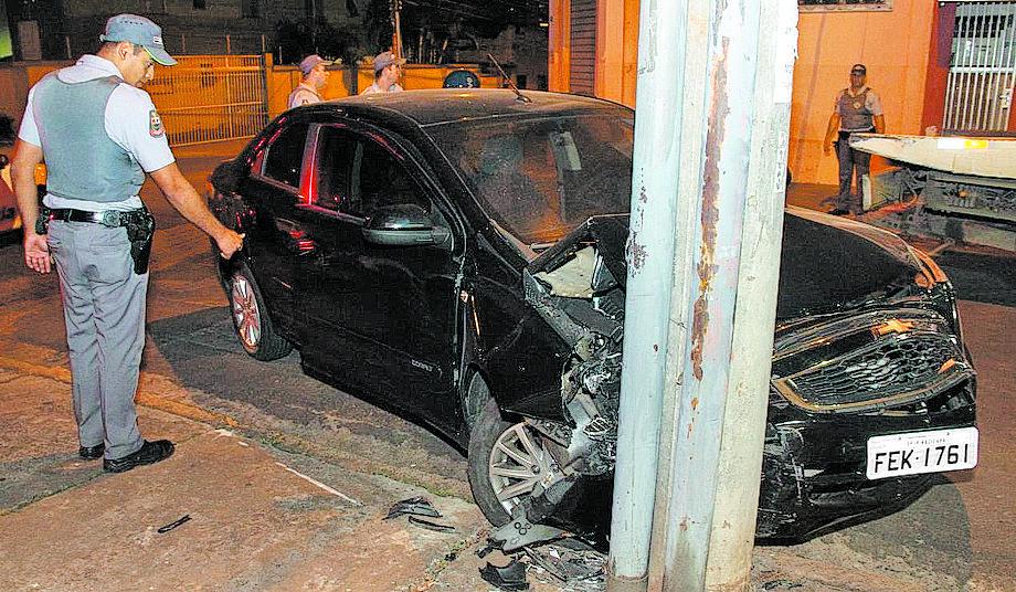 Carro da vítima, segundo a Polícia Militar, era dirigido por Rodrigo Ferreira, 20, que acabou sendo morto (Diego Soares/Gazeta de Piracicaba)
