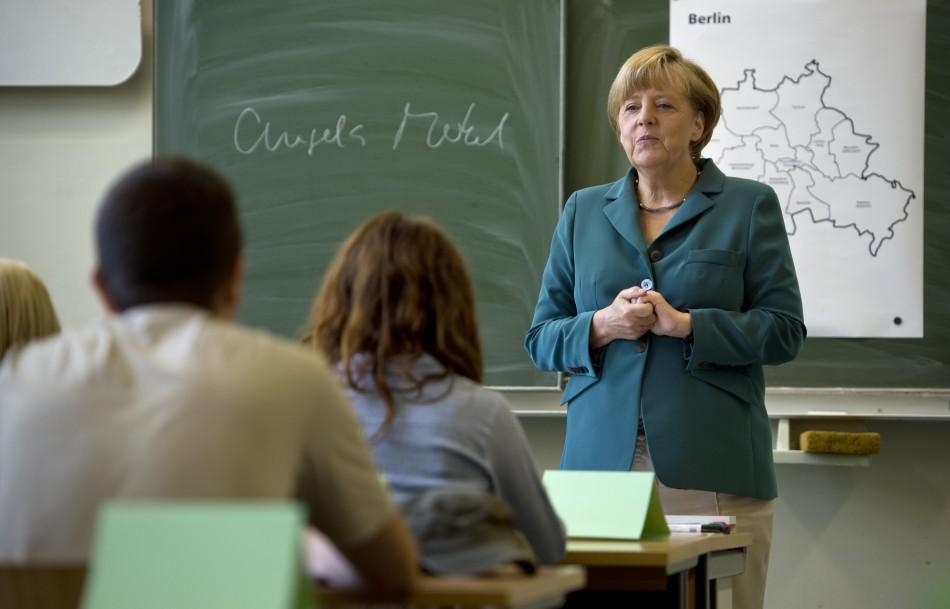 Merkel vira professora por um dia e fala sobre Muro de Berlim (France Presse)