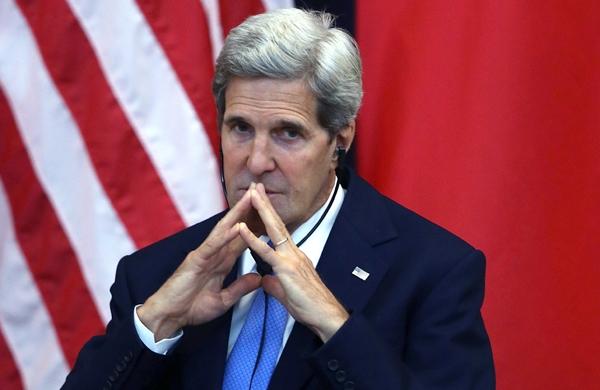Secretário de Estado dos EUA, John Kerry vinha sendo vigiado por suspeito (France Press)