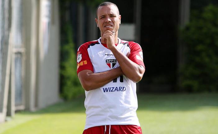Luis Fabiano não participou da excursão do São Paulo para ficar se recuperando da contratura na coxa direita ( Divulgação)