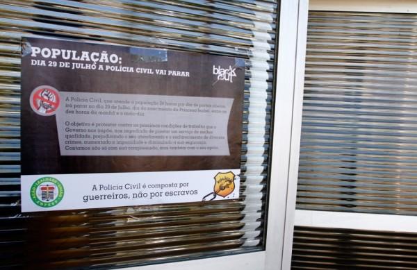 Imagem de cartaz colado no 4º Distrito Policial de Campinas ( Gustavo Tilio/Especial para a AAN)