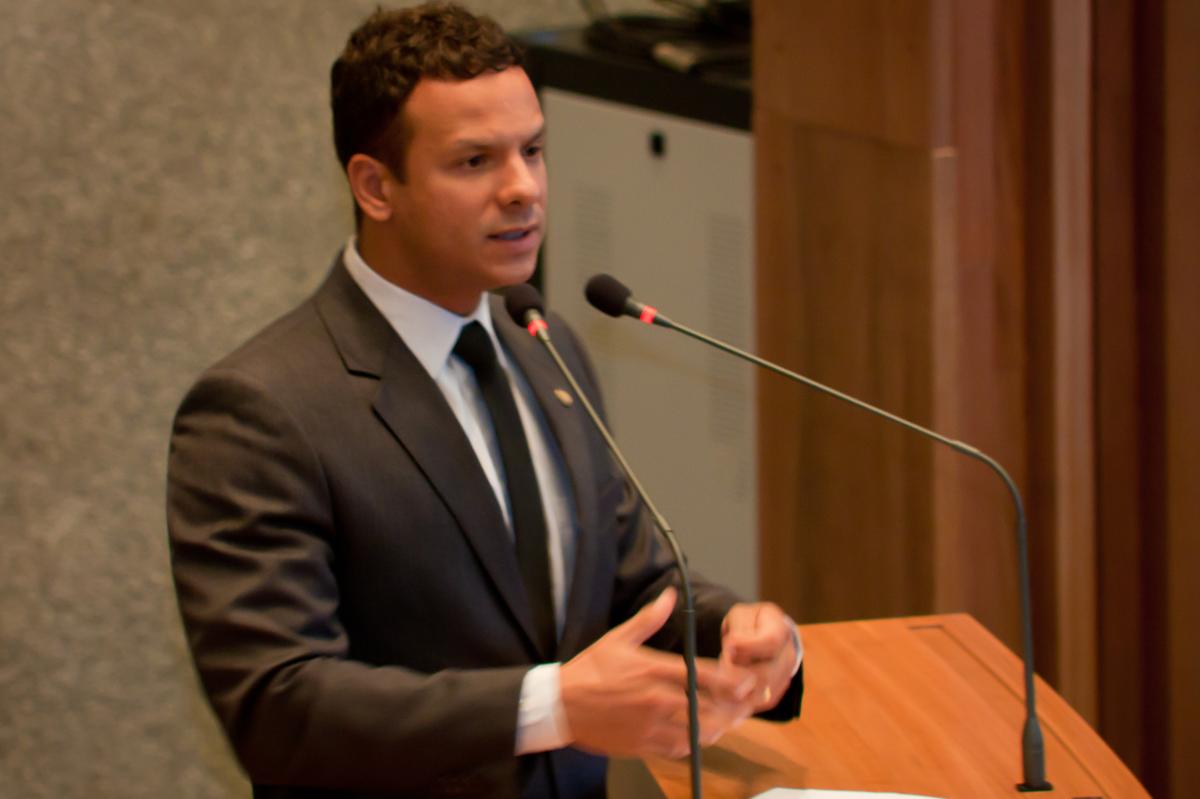 Projeto é do deputado Professor Israel Batista (PDT-DF), para quem o produto do crime pode fomentar a cidadania e coibir a prática de novos crimes de corrupçãor
 (Agência Câmara)