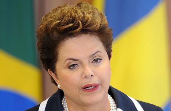 A presidente Dilma acertou trégua com a base e pede que adiem Orçamento Impositivo nesta segunda (5) (France Presse)