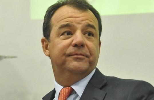 Helicóptero é usado para transportar o governador, a família, babás dos filhos e até o cachorro, Juquinha, para Mangaratiba, no litoral sul, onde Cabral tem casa de veraneio (Agência Brasil)