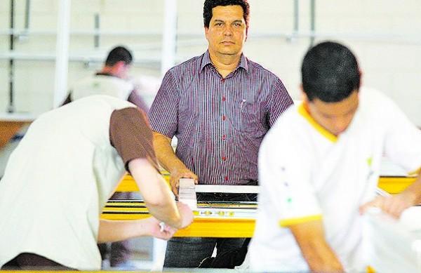 Renato Costa Couto, na fábrica de esquadria: de 15 a 92 empregados ( Leandro Ferreira/AAN)