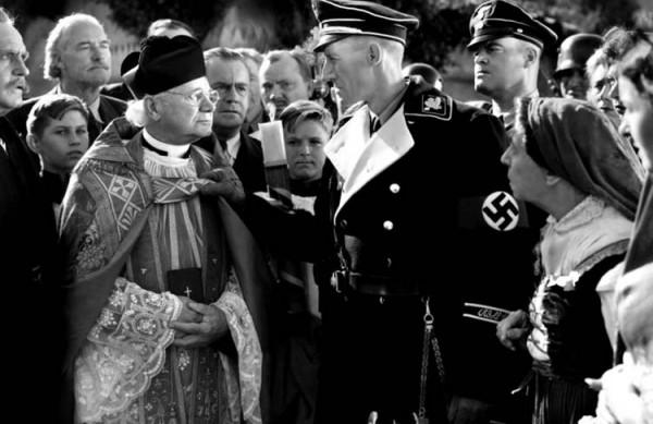 Cena de 'O Capanga de Hitler', o primeiro longa que Douglas Sirk realizou nos EUA ( Divulgação)