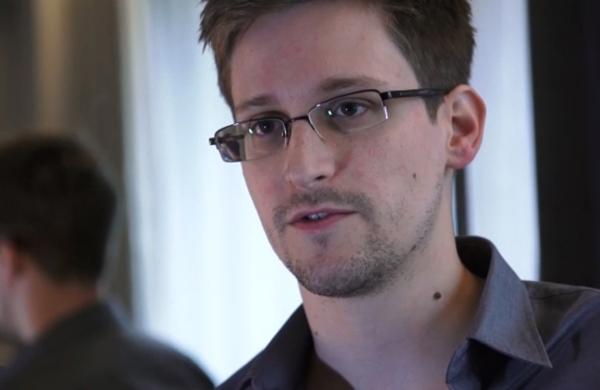 Edward Snowden está em um aeroporto de Moscou e aguarda asilo (France Press)