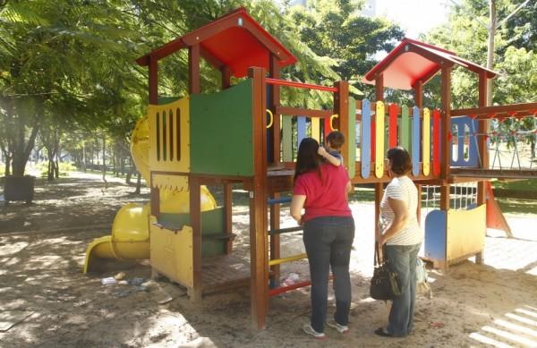 Frequentadores da praça cobram reforço na segurança para que o local não fique exposto à ação de marginais ( Gustavo Tilio/Especial para a AAN)