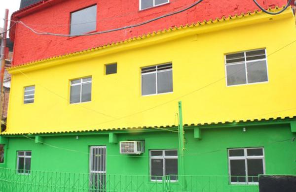 AfroReggae: sede do grupo no Complexo do Alemão que foi atingida por incêndio há duas semanas  (Reprodução/ site Afroreggae)