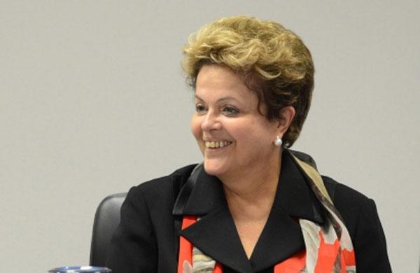 A presidente Dilma busca apoio de movimentos populares (Agência Brasil)