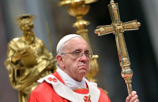 Papa Francisco durante celebração de missa no Vaticano (France Press)