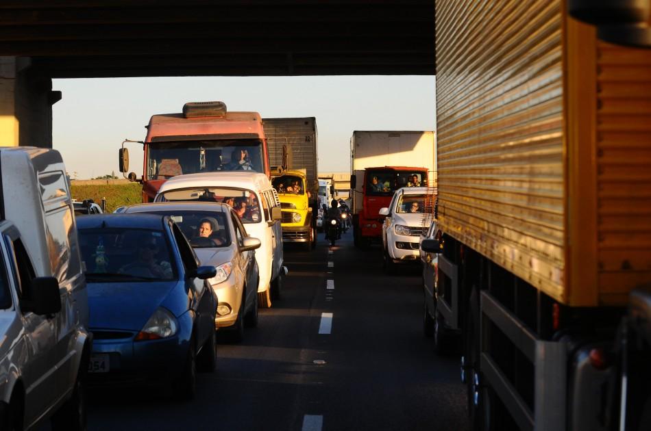 Anhanguera tinha às 20h30 dois pontos de congestionamento, totalizando 11 quilômetros de lentidão (Elcio Alves/AAN)