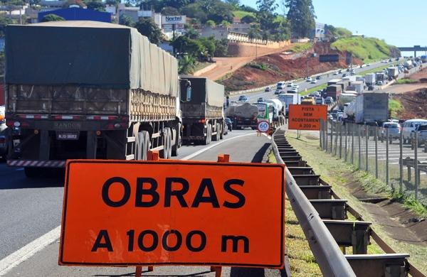 O maior impacto no trânsito foi provocado pelas obras de reforço na pavimentação da rodovia (César Rodrigues/AAN)