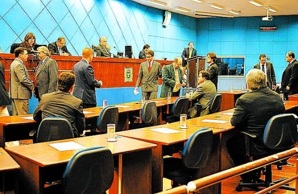 Vereadores durante sessão: investigação começou há dois meses ( Cedoc/RAC)
