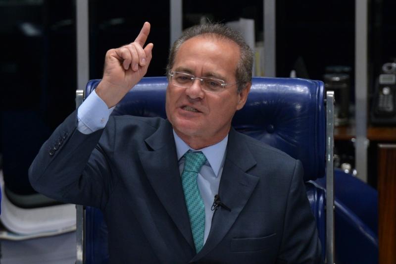 O presidente do Senado, Renan Calheiros, durante sessão para analisar a Medida Provisória 595, a MP dos Portos (Agência Brasil)