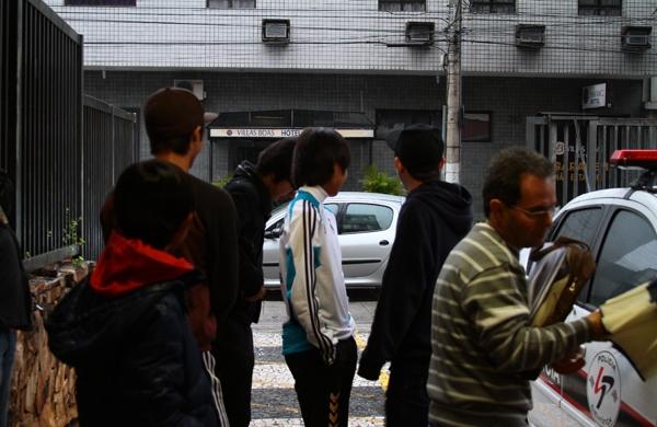 Atletas sul-coreanos no Instituto Médico Legal (IML),  em Campinas (Janaína Maciel/Especial para AAN)