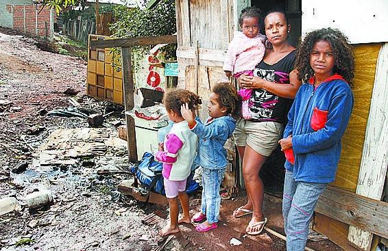 Kátia, moradora do Cantagalo, que sonha em sair da área (Christiano Diehl Neto/Gazeta de Piracicaba)