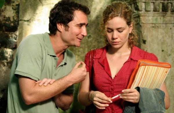 João Miguel e Leandra Leal em cena do filme 'Bonitinha, mas Ordinária', de 2013 (Divulgação)