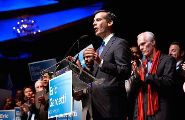 Eric Garcetti durante discurso após anúncio de sua eleição à prefeitura de Losa Angeles (France Press)