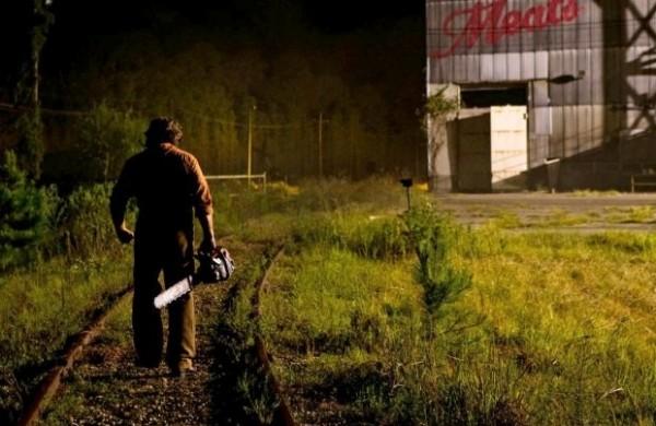Cena do filme de terror 'O Massacre da Serra Elétrica: A Lenda Continua', de John Luessenhop. (Divulgação)