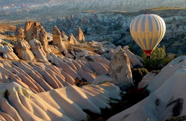 Passeio de balão é um dos principais atrativos turísticos da Turquia (Divulgação)