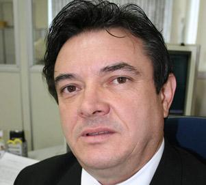 Andrelino Flores, leitor (AAN)