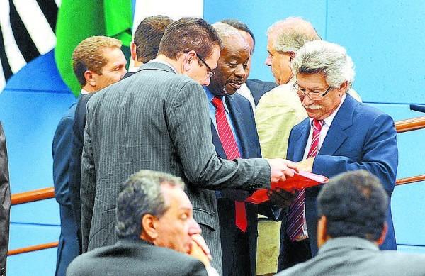 Vereadores em sessão na Câmara: projeto de cota para afrodescentes tem apoio unânime, afirma autor (Elcio Alves/6mai2013/AAN)