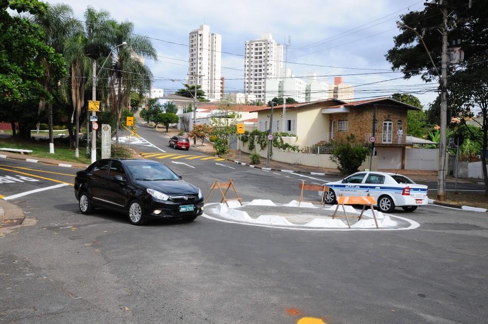 Objetivo das mudanças no trânsito no Jardim Chapadão é reduzir a velocidade dos veículos (Érica Dezonne/AAN)
