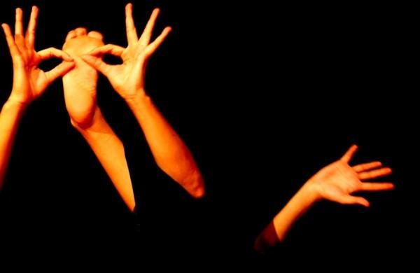 Espetáculo de dança contemporânea 'Corpo Fora', da Cia. Tugudum (Divulgação)