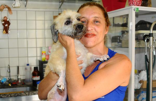 Marizete com Teteia;  ao lado, Cindy, e  à direita, Bella  (Elcio Alves/AAN)