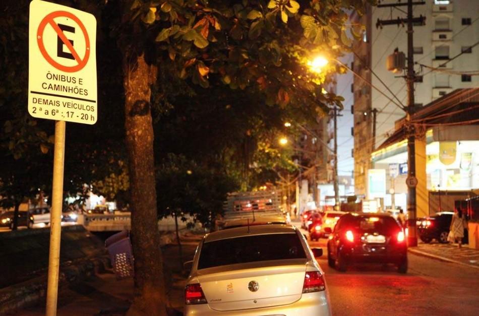 Avenida Washington Luiz (Canal 3), no sentido Centro/praia, tem novas regras (Marcelo Martins/Divulgação)